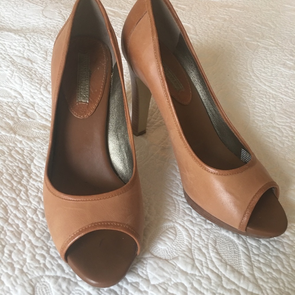 Banana Republic Lyons Cedawood Pumps (Size 9.5)